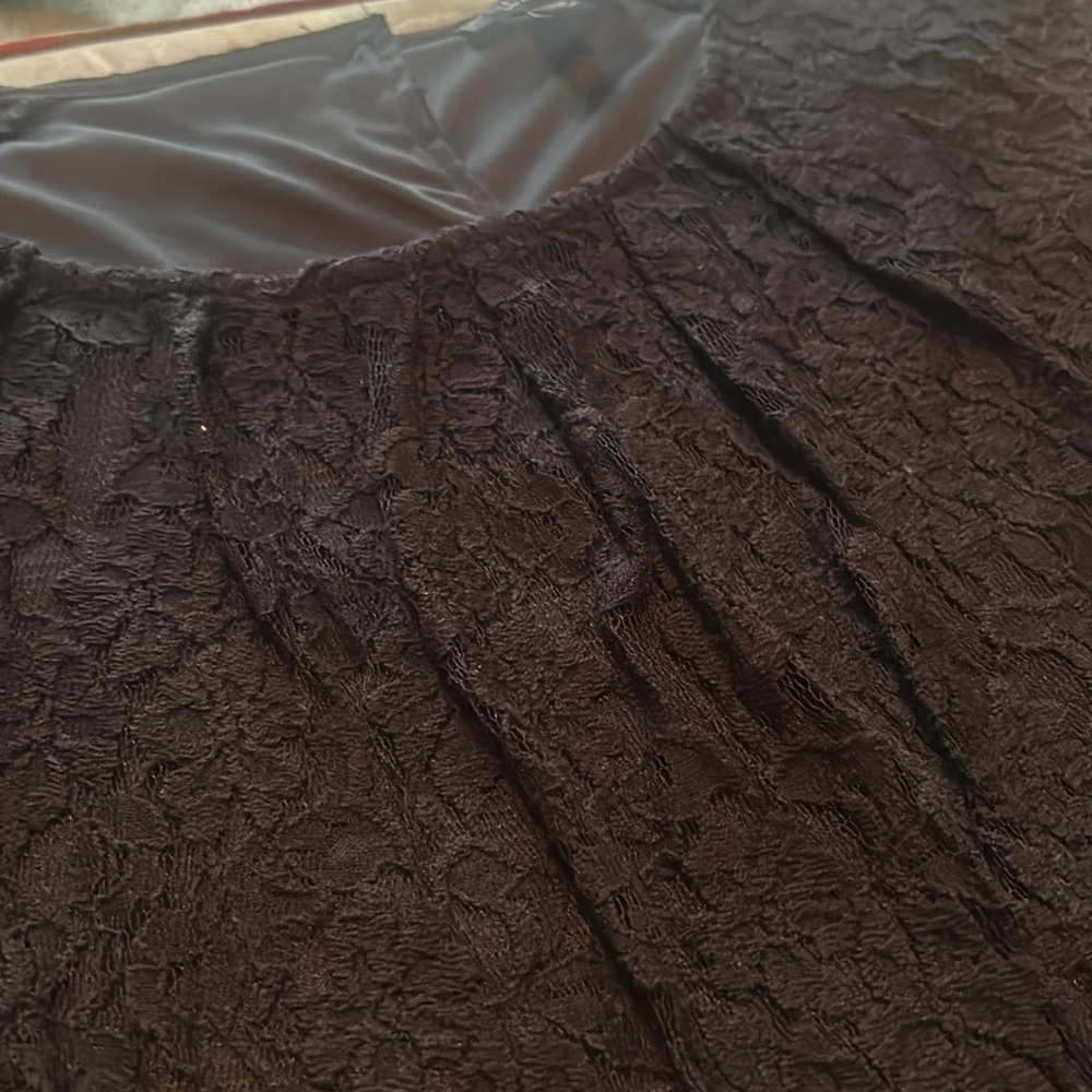 Elegant Black Lace Dress - Picture 2 of 5